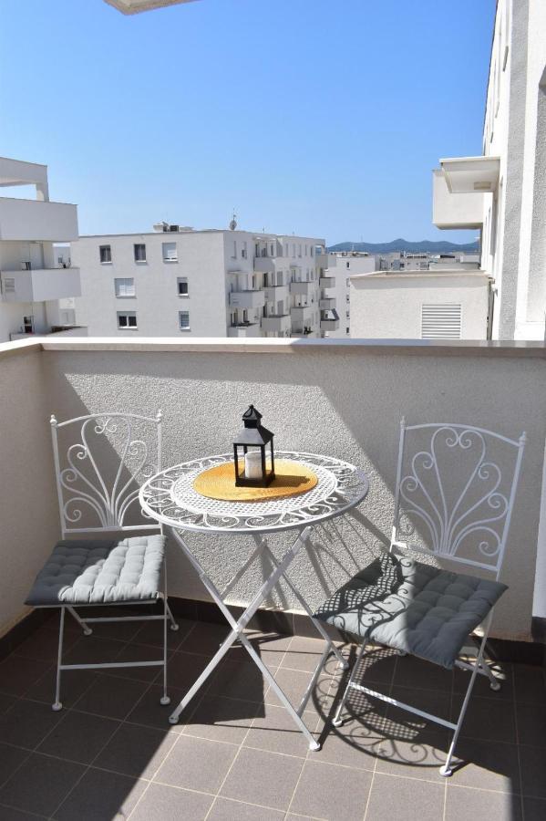 Apartman Ana Iadera With Balcony And Parking Задар Экстерьер фото